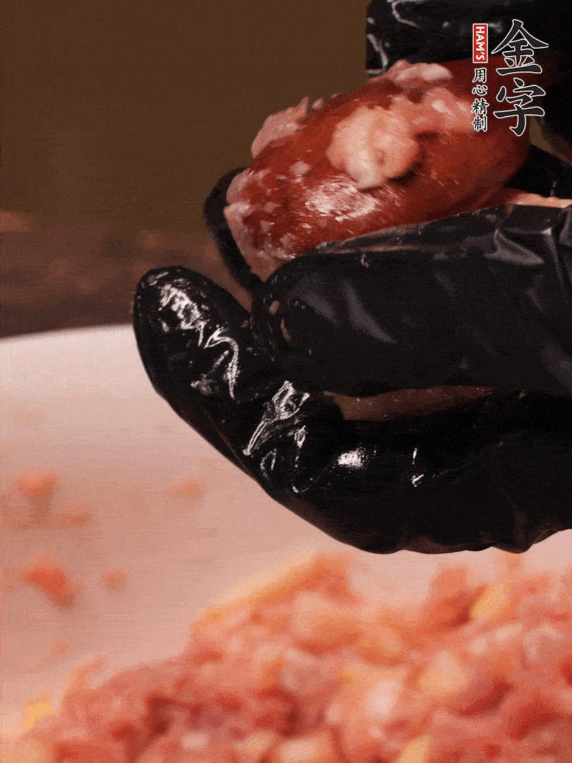 攪拌上勁，15g食用油，再攪拌一下，分成30g小圓球，冰凍1小時(shí)