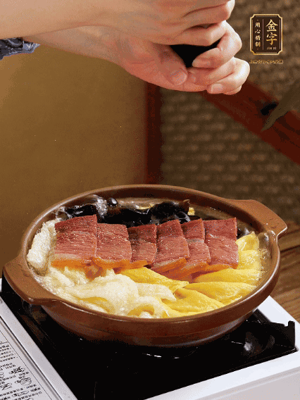 加水沒過食材，煮15-20分鐘